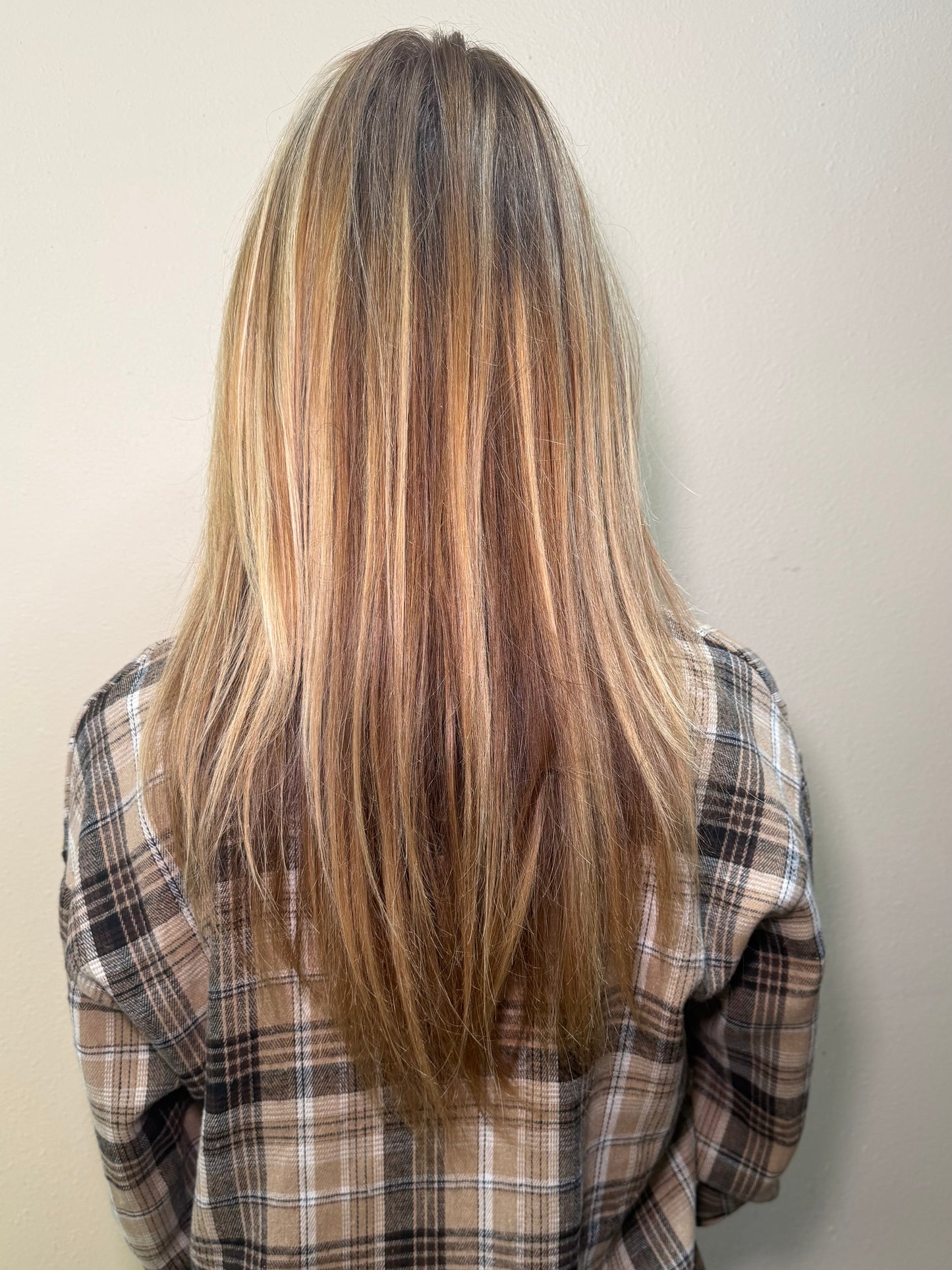 STYLIST: LAKEN ROBERTS